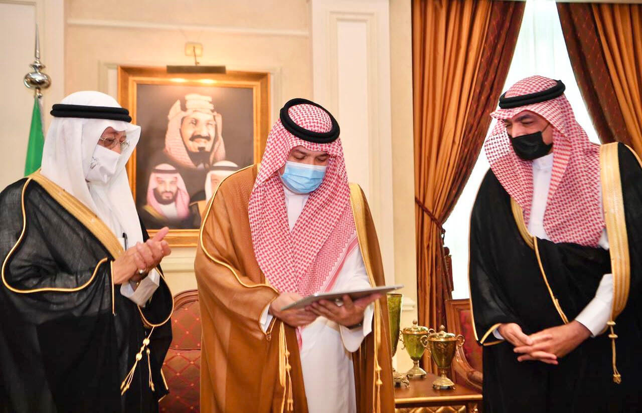 الأمير مشعل بن ماجد يلتقي ويكرم رؤساء مراكز ال